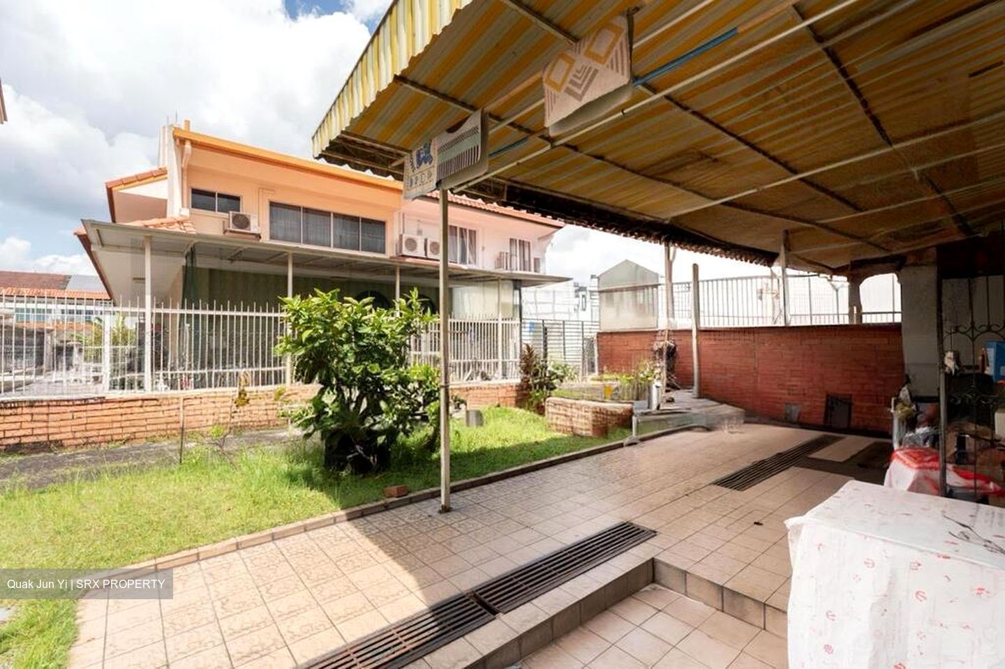 Golden Hill Estate (D19), Terrace #503747631